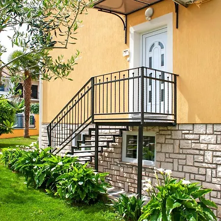 Euphemia Apartment