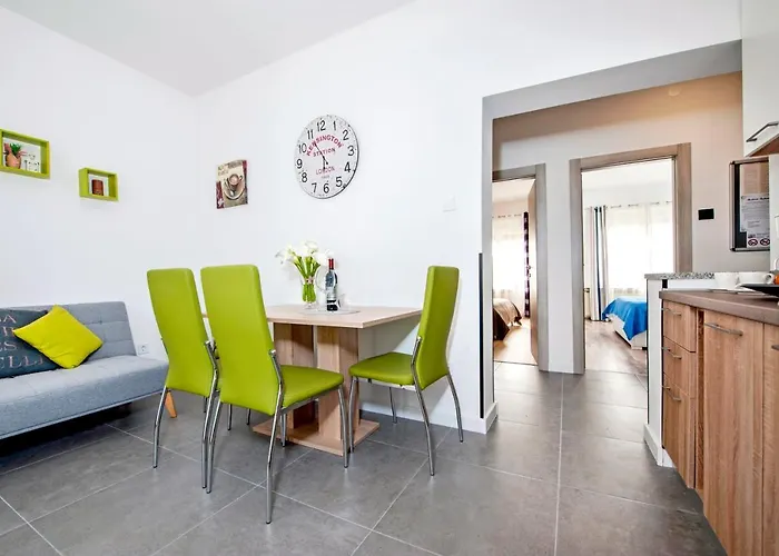 Euphemia Apartment *