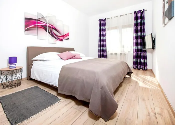 Euphemia Apartment *