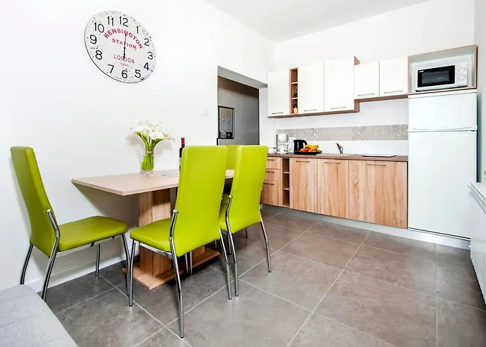 Euphemia Apartment