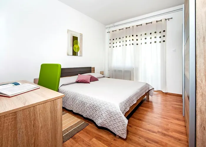 Euphemia Apartment *