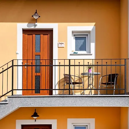 Euphemia Apartament *