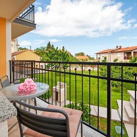 Euphemia Apartament *