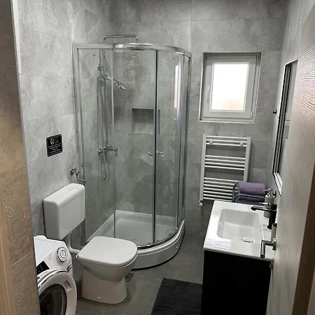 Euphemia Apartament *